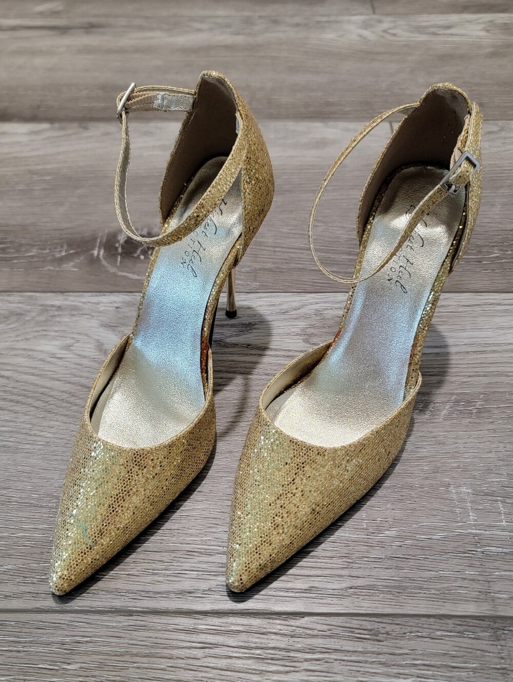 Highest Heel Collection Women's Gold Ankle-Strap Pointed Toe Heels (Sz 7.5)